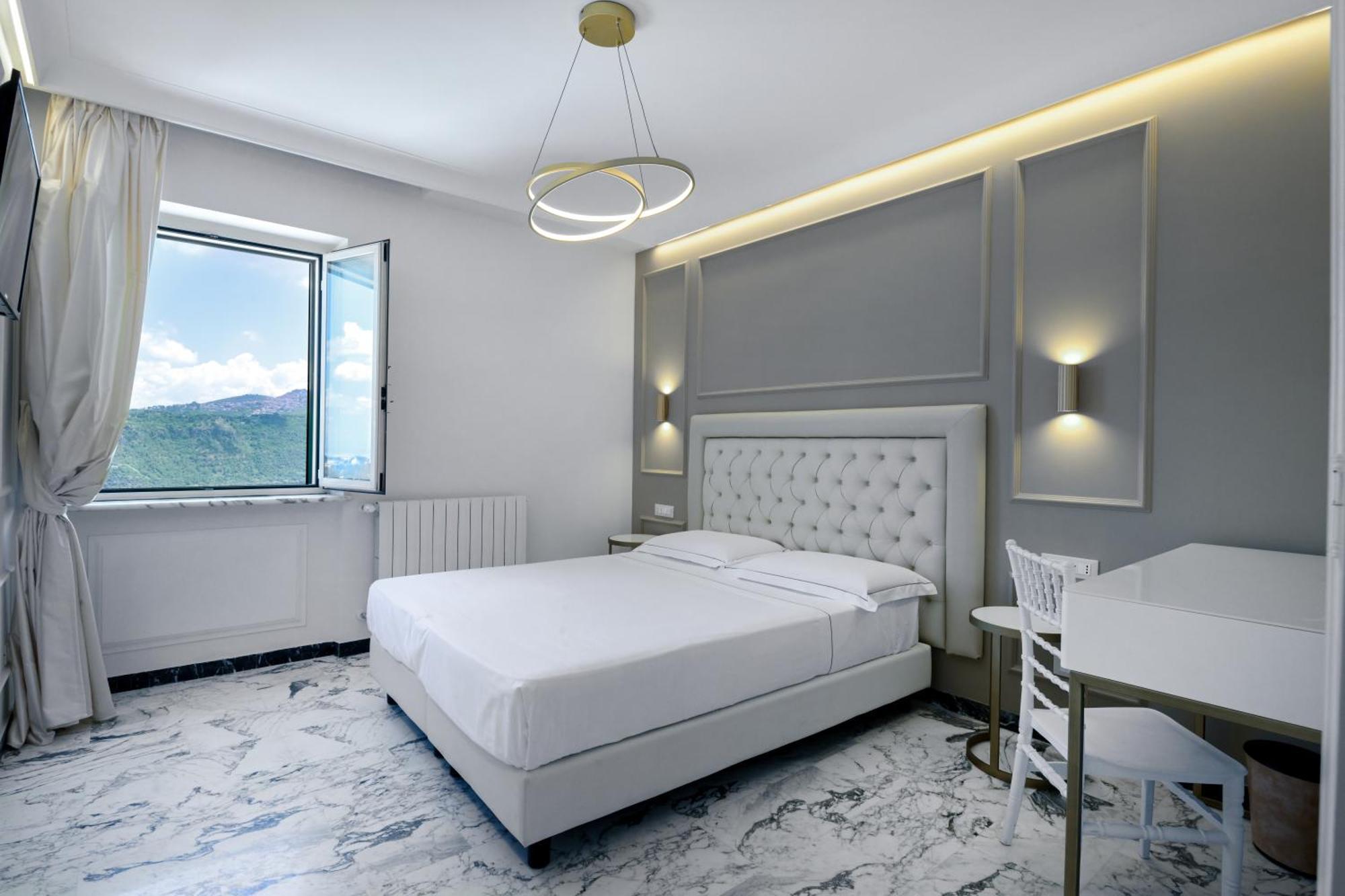 Hotel Castel Vecchio Castel Gandolfo Bagian luar foto
