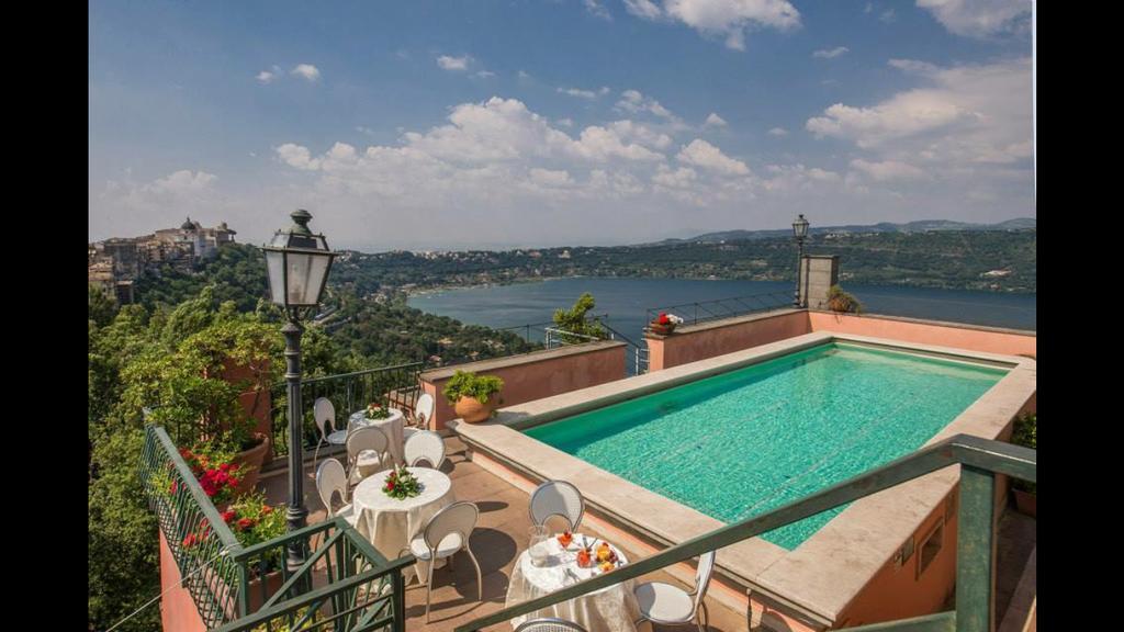 Hotel Castel Vecchio Castel Gandolfo Bagian luar foto