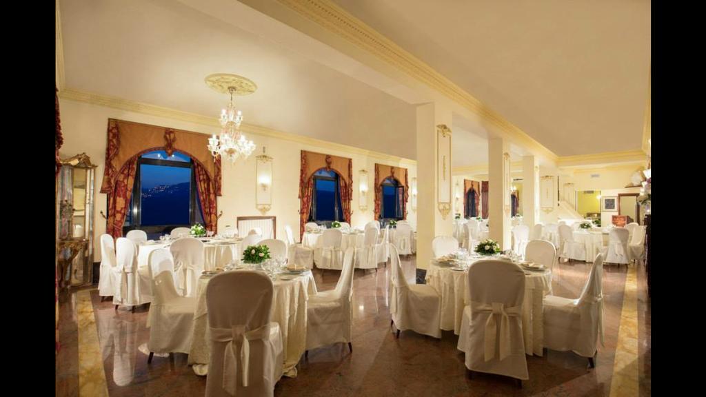 Hotel Castel Vecchio Castel Gandolfo Bagian luar foto