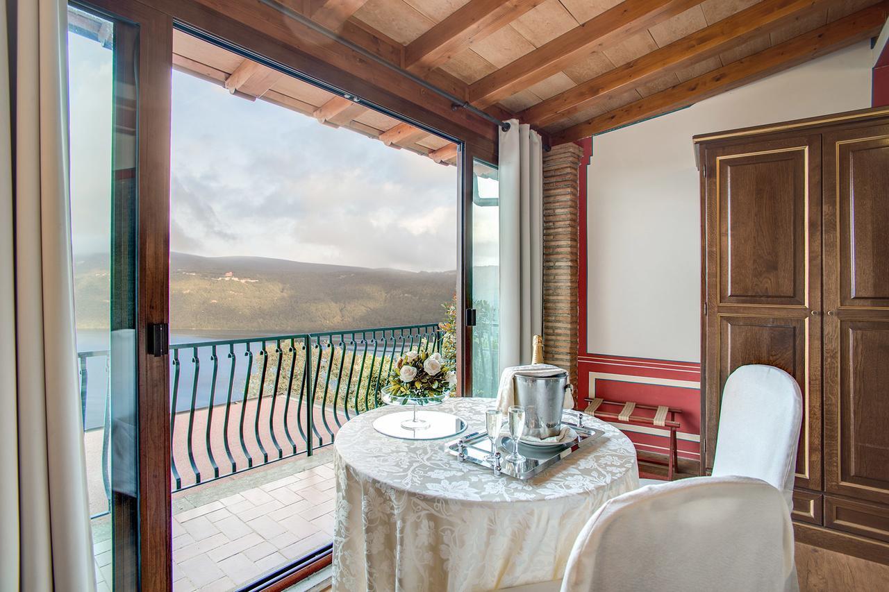 Hotel Castel Vecchio Castel Gandolfo Bagian luar foto