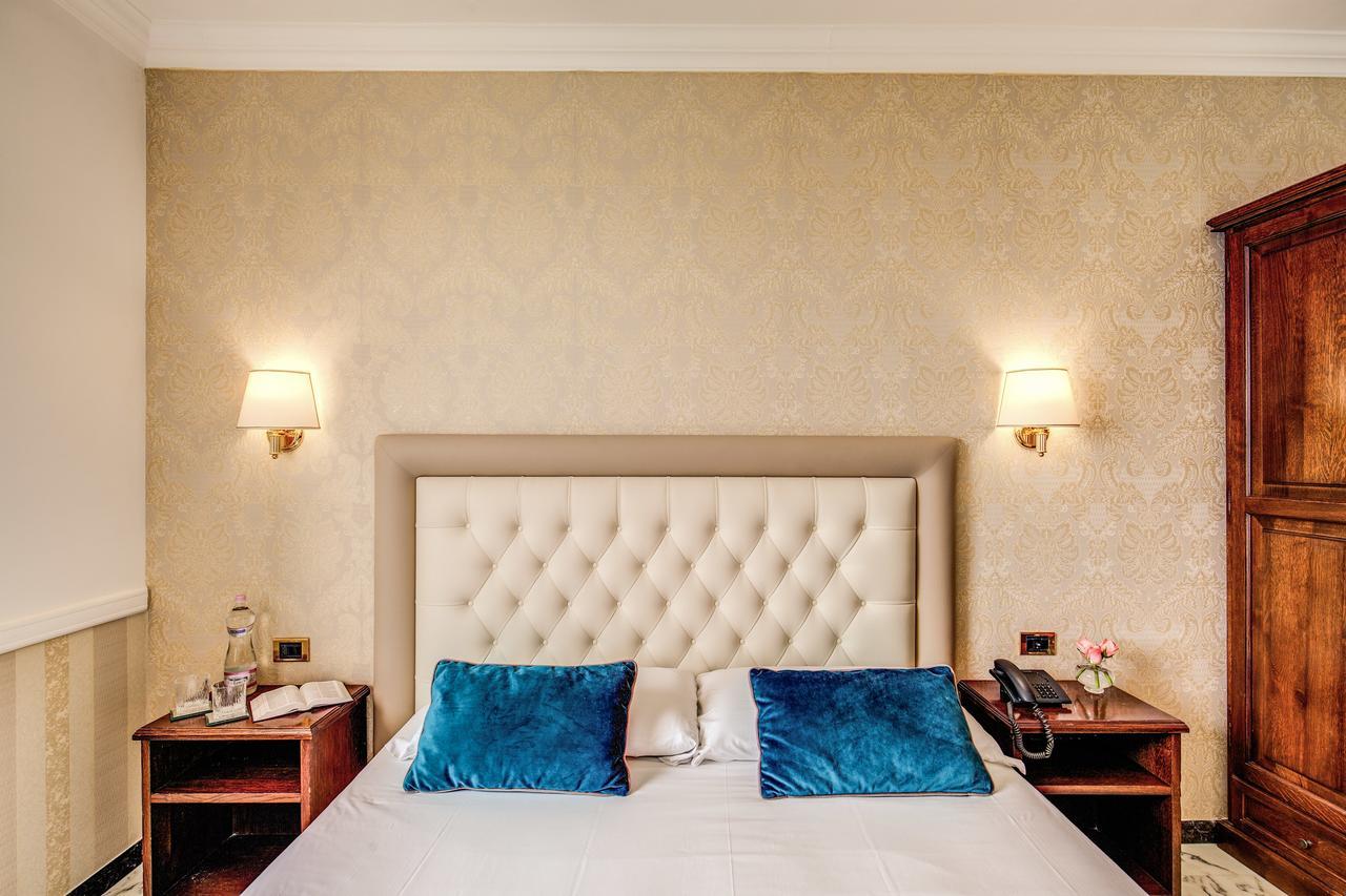 Hotel Castel Vecchio Castel Gandolfo Bagian luar foto