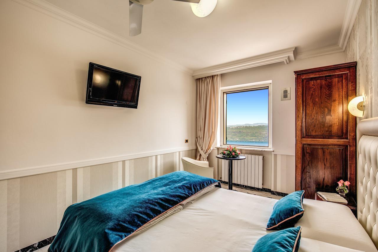 Hotel Castel Vecchio Castel Gandolfo Bagian luar foto