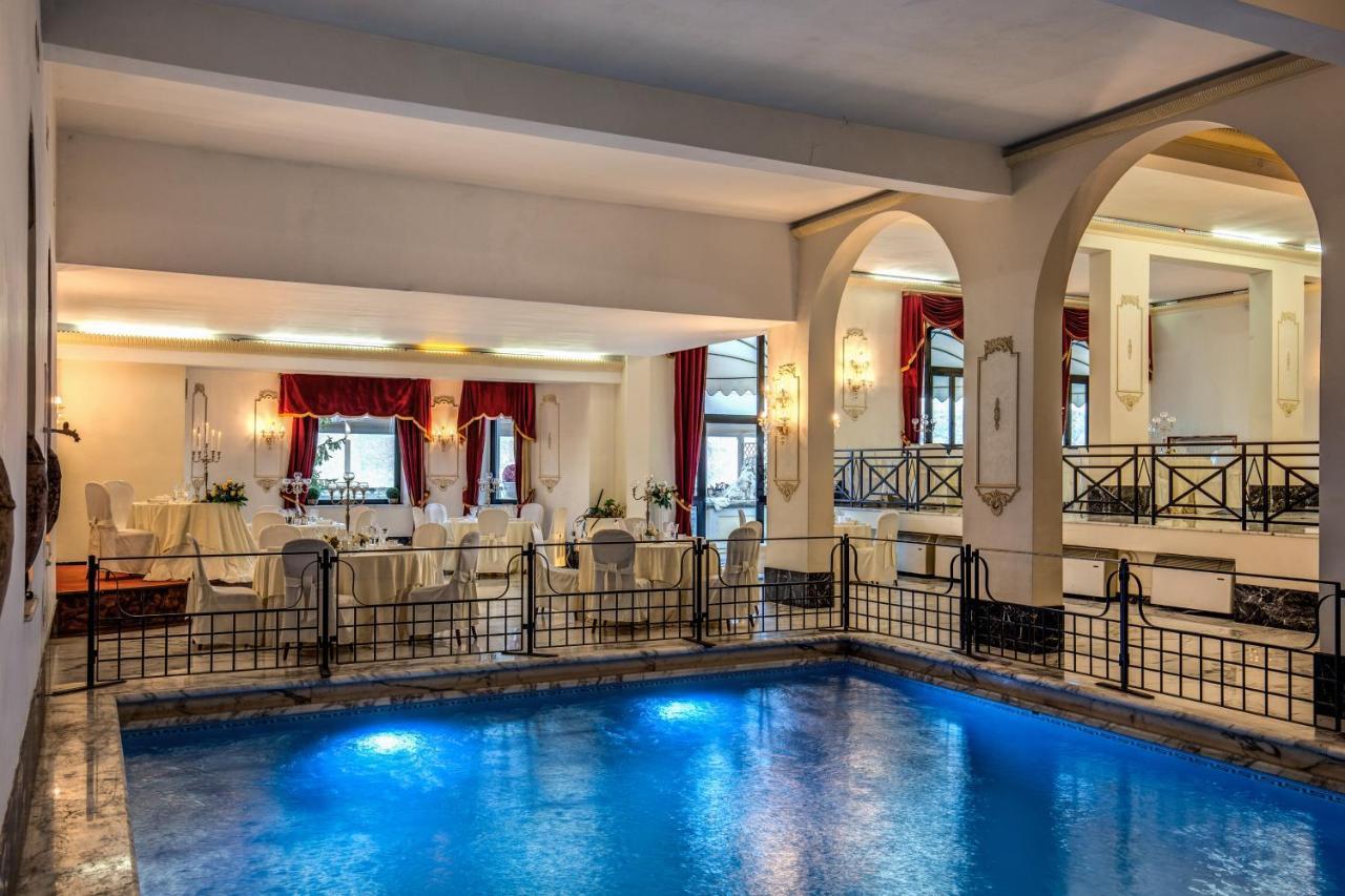 Hotel Castel Vecchio Castel Gandolfo Bagian luar foto