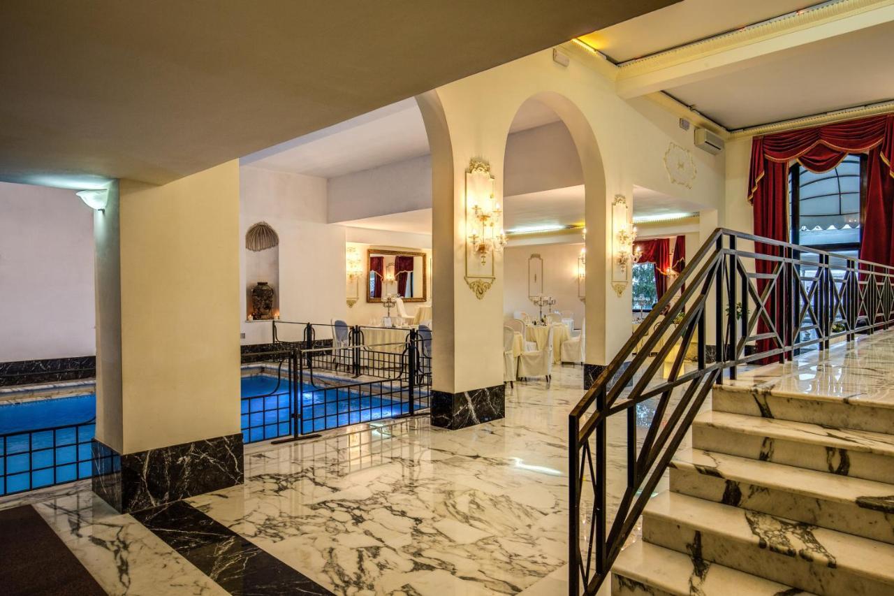 Hotel Castel Vecchio Castel Gandolfo Bagian luar foto