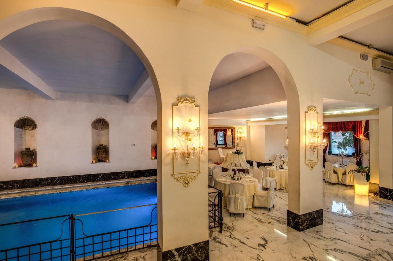 Hotel Castel Vecchio Castel Gandolfo Bagian luar foto